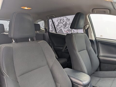 Toyota Rav4 D-4D Business Edition 13