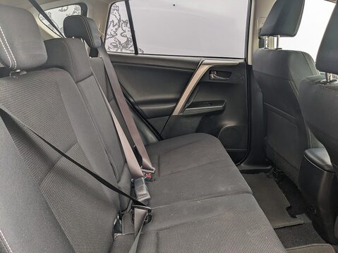 Toyota Rav4 D-4D Business Edition 17