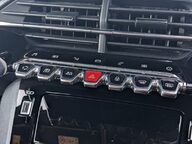 Peugeot 208 PURETECH GT S/S 25