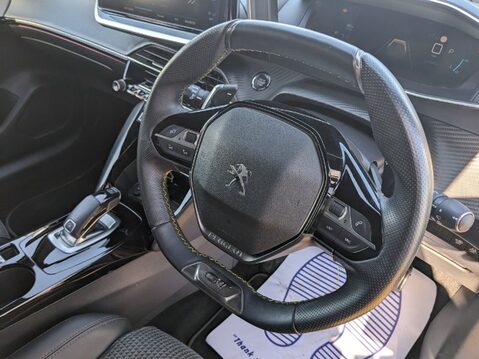 Peugeot 208 PURETECH GT S/S 13