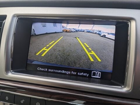 Jaguar XF D PORTFOLIO 27