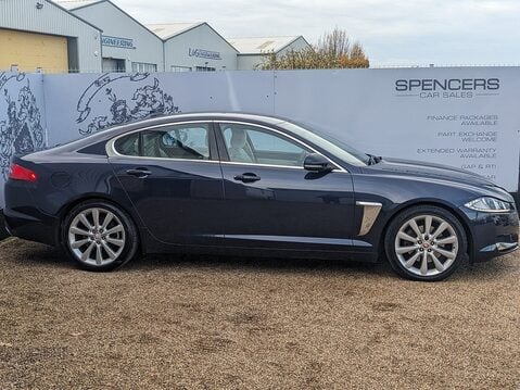 Jaguar XF D PORTFOLIO 10