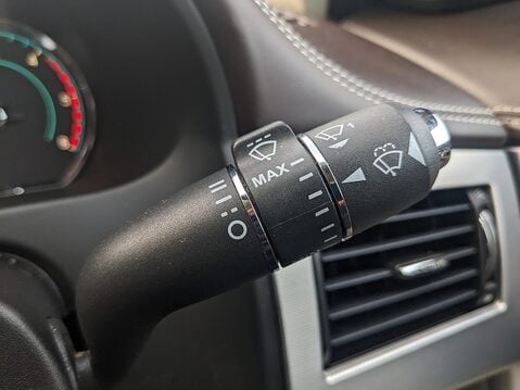 Jaguar XF D PORTFOLIO 31