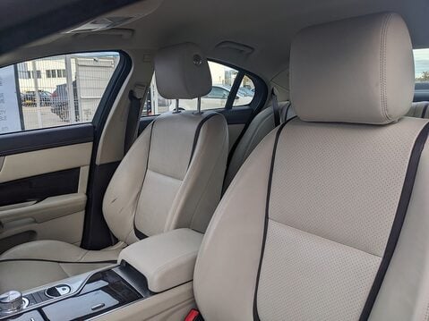 Jaguar XF D PORTFOLIO 15