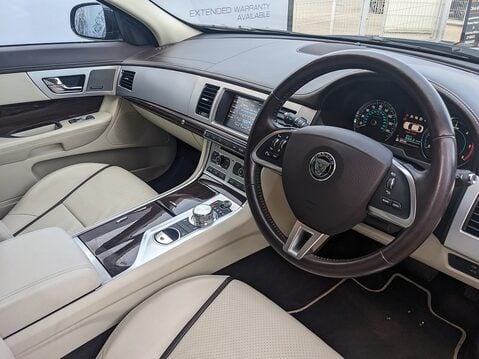 Jaguar XF D PORTFOLIO 12