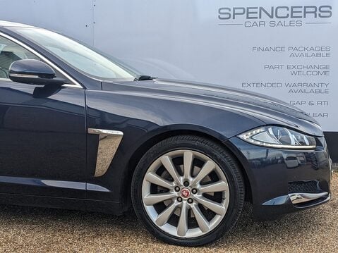 Jaguar XF D PORTFOLIO 11