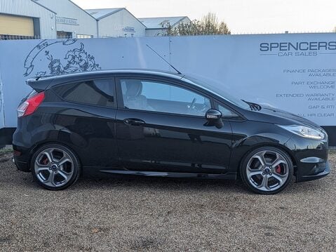Ford Fiesta ST-2 4