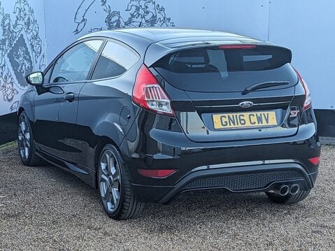 Ford Fiesta ST-2 6