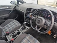 Volkswagen Golf GTE DSG 12