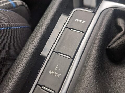 Volkswagen Golf GTE DSG 34