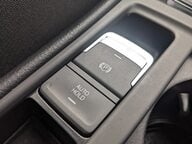 Volkswagen Golf GTE DSG 32