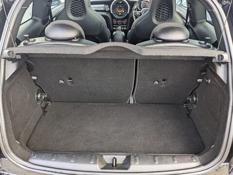 Mini Hatch JOHN COOPER WORKS 17