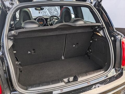 Mini Hatch JOHN COOPER WORKS 18