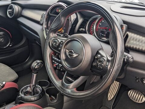 Mini Hatch JOHN COOPER WORKS 19