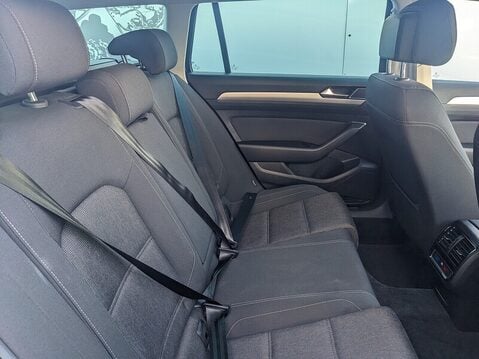 Volkswagen Passat SE BUSINESS TDI 17