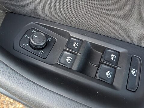 Volkswagen Passat SE BUSINESS TDI 24