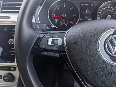 Volkswagen Passat SE BUSINESS TDI 22