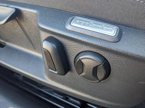 Volkswagen Passat SE BUSINESS TDI 25