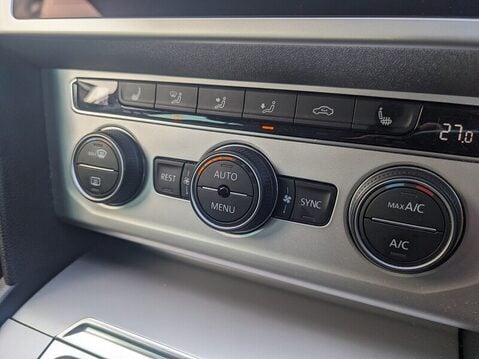 Volkswagen Passat SE BUSINESS TDI 30