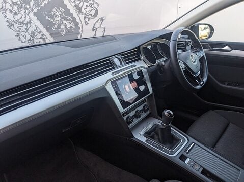 Volkswagen Passat SE BUSINESS TDI 14
