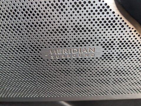 Land Rover Range Rover Velar R-DYNAMIC HSE 38