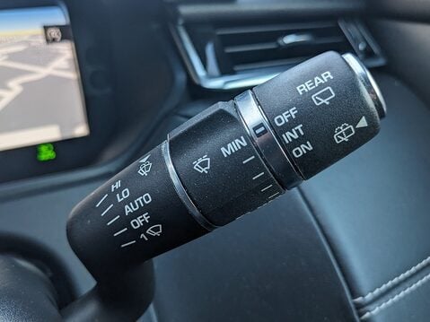 Land Rover Range Rover Velar R-DYNAMIC HSE 34