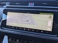 Land Rover Range Rover Velar R-DYNAMIC HSE 30