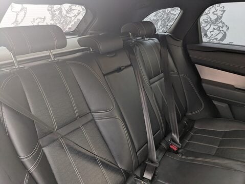 Land Rover Range Rover Velar R-DYNAMIC HSE 18