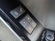 Land Rover Range Rover Velar R-DYNAMIC HSE 31