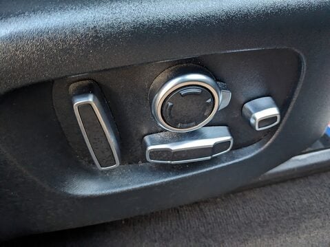 Land Rover Range Rover Velar R-DYNAMIC HSE 29