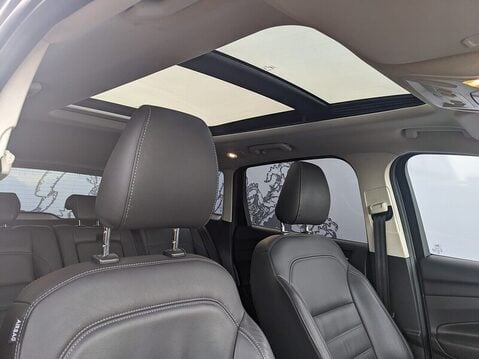 Ford Kuga TITANIUM X 24