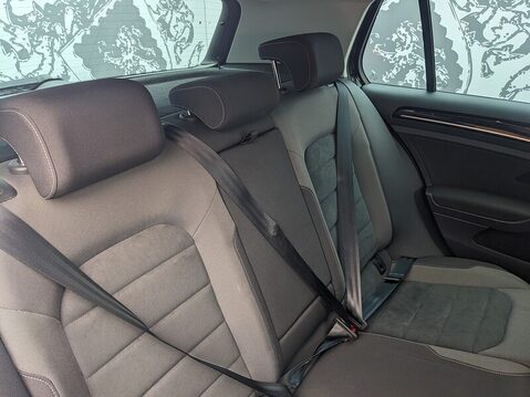 Volkswagen Golf GT TSI EVO DSG 18