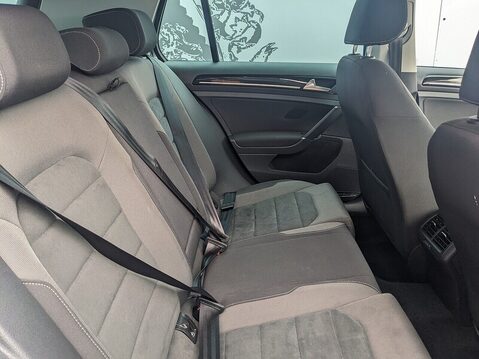 Volkswagen Golf GT TSI EVO DSG 17