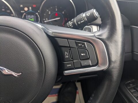 Jaguar XF D R-SPORT 23