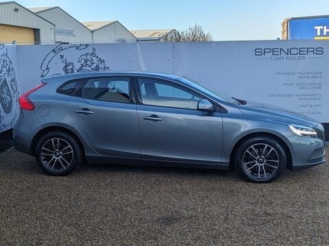 Volvo V40 T2 MOMENTUM NAV PLUS 10