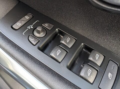 Volvo V40 T2 MOMENTUM NAV PLUS 24