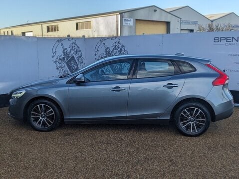 Volvo V40 T2 MOMENTUM NAV PLUS 4