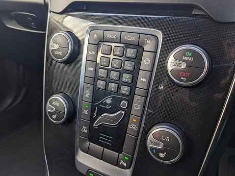 Volvo V40 T2 MOMENTUM NAV PLUS 28