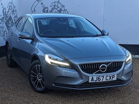 Volvo V40 T2 MOMENTUM NAV PLUS 1