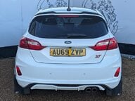 Ford Fiesta ST-3 8