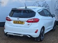 Ford Fiesta ST-3 9