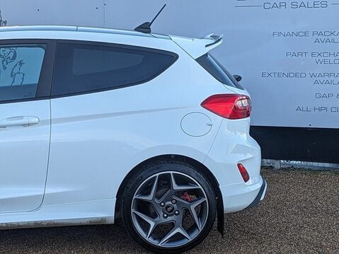 Ford Fiesta ST-3 6