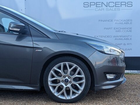 Ford Focus ST-LINE 11