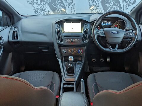 Ford Focus ST-LINE 19