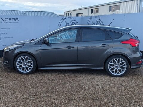 Ford Focus ST-LINE 4
