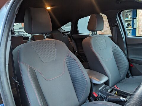 Ford Focus ST-LINE 12