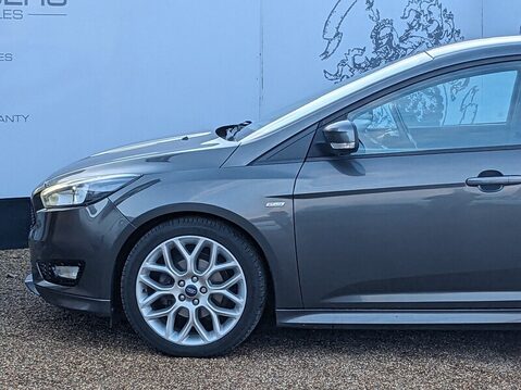 Ford Focus ST-LINE 5