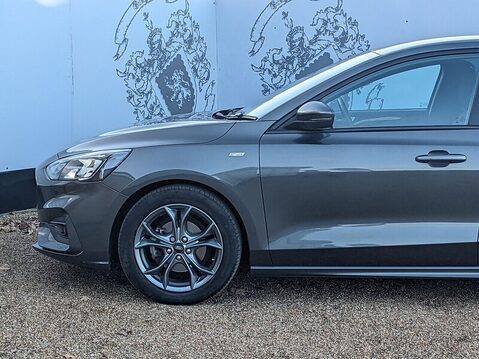 Ford Focus ST-LINE 5