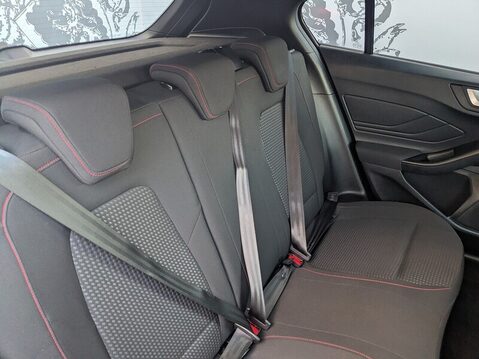 Ford Focus ST-LINE 17