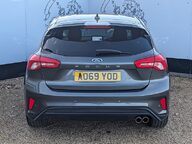 Ford Focus ST-LINE 8